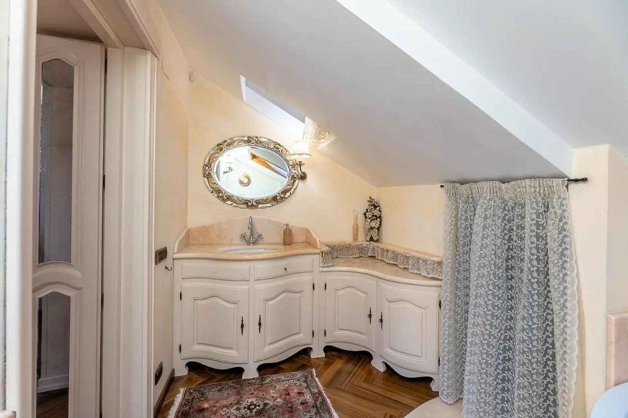 Dimora Lucrezia Apartment Savona 0*,